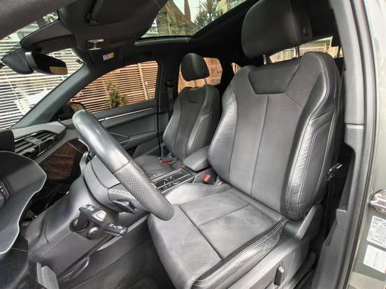 AUDI-Q3-2023
