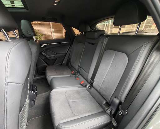 AUDI-Q3-2023