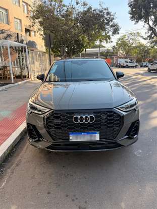AUDI-Q3-2022
