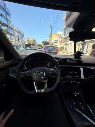 AUDI-Q3-2022