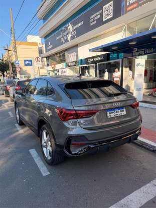 AUDI-Q3-2022