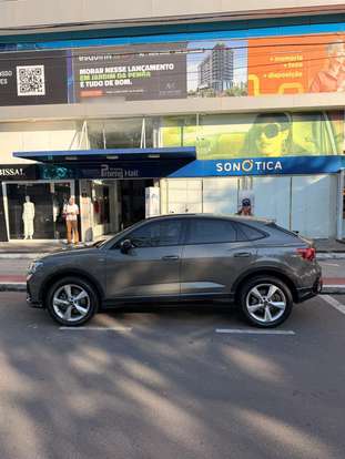 AUDI-Q3-2022