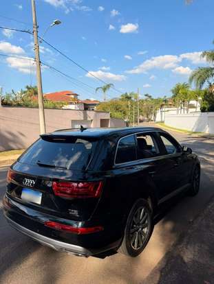 AUDI-Q7-2015