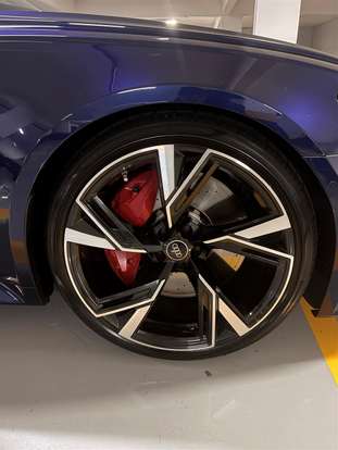 AUDI-RS6-2021