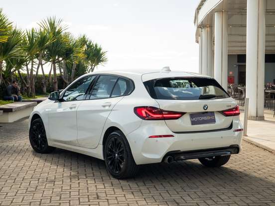 BMW-118i-2019