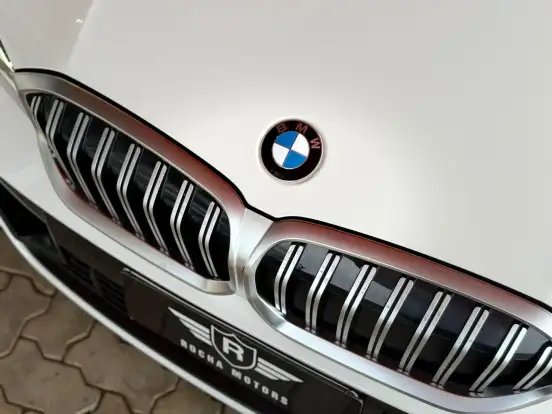 BMW-320i-2022
