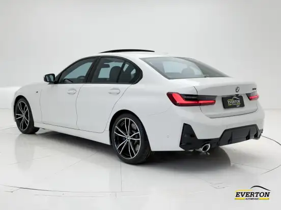 BMW-320i-2024