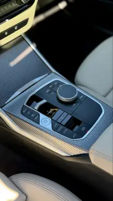BMW-320i-2025