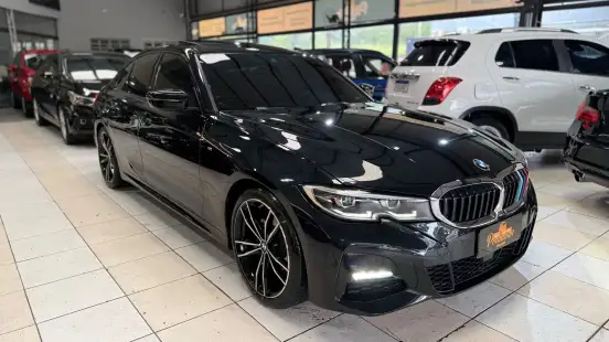 BMW-320i-2022