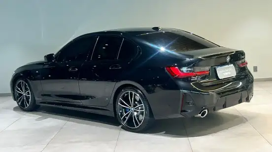 BMW-320i-2024