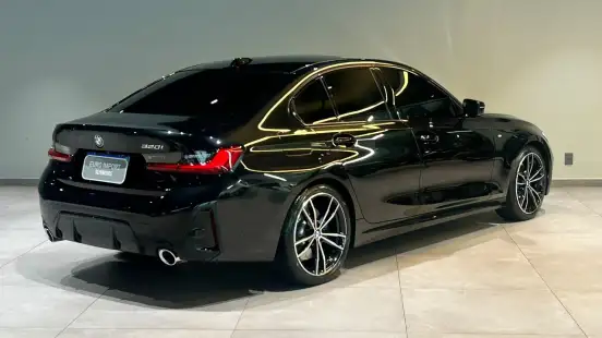 BMW-320i-2024