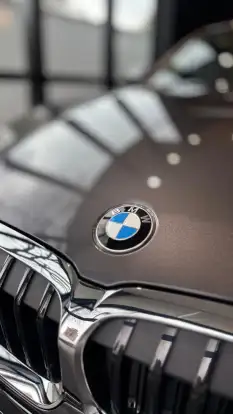 BMW-320i-2021