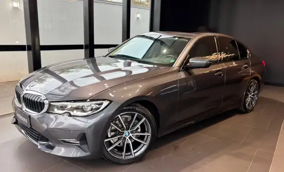 BMW-320i-2021