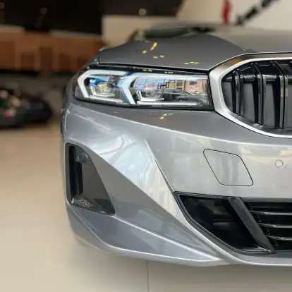 BMW-320i-2023