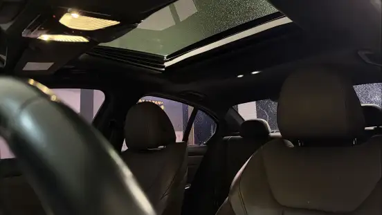 BMW-320i-2020
