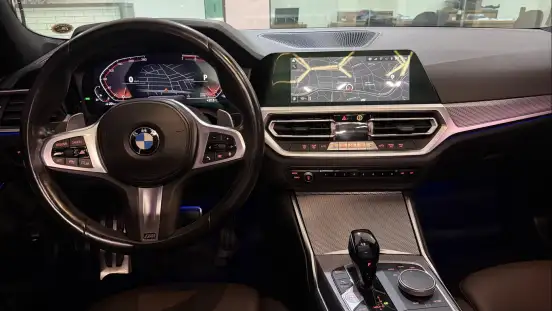 BMW-320i-2020