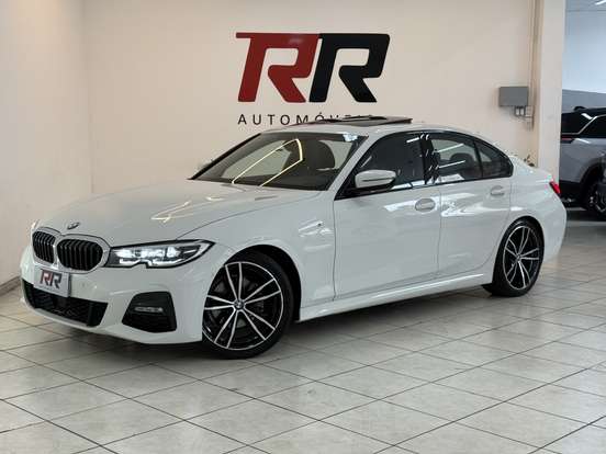 BMW-320i-2022
