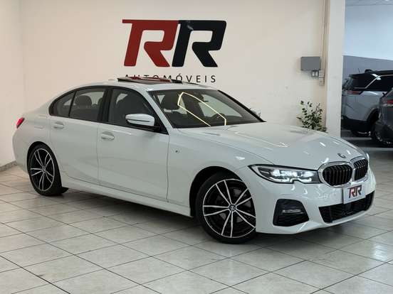 BMW-320i-2022