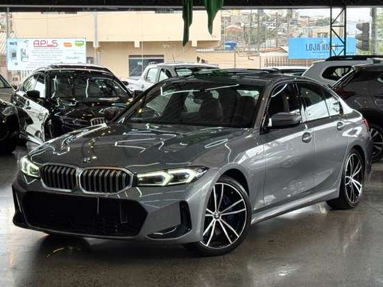 BMW-320i-2022