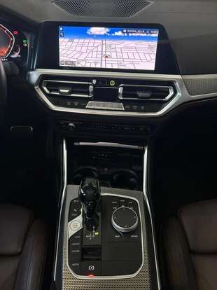BMW-320i-2021