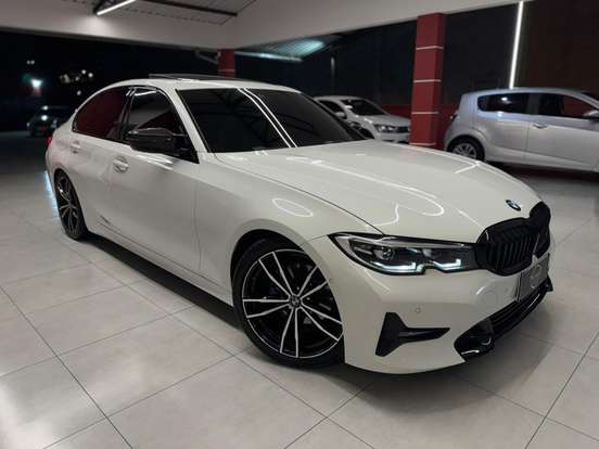 BMW-320i-2020