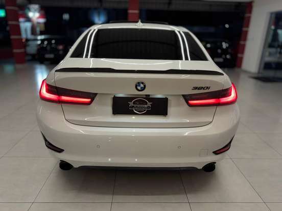BMW-320i-2.0 16V TURBO GASOLINA SPORT AUTOMÁTICO BMW-320i-2020