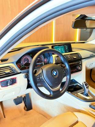 BMW-320i-2018