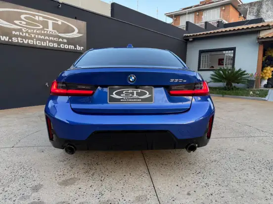 BMW-330e-2024