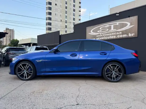 BMW-330e-2024