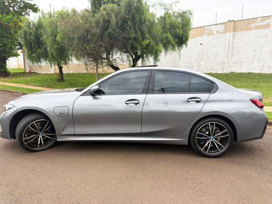 BMW-330e-2.0 16V TURBO HÍBRIDO M SPORT AUTOMÁTICO BMW-330e-2022