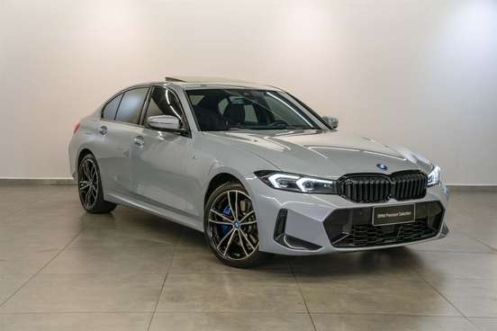 BMW-330e-2023