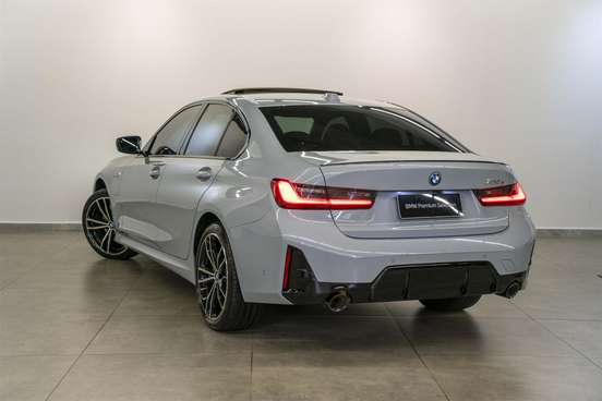 BMW-330e-2023
