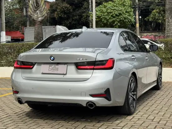 BMW-330i-2019