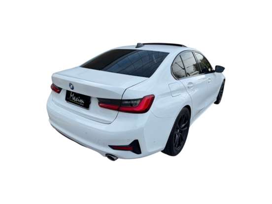 BMW-330i-2019