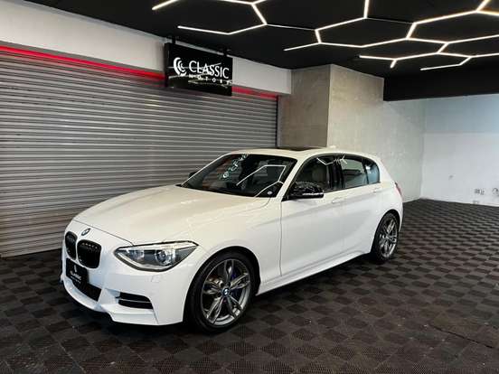 BMW-M 135i-3.0 24V TURBO GASOLINA 4P AUTOMÁTICO BMW-M 135i-2013