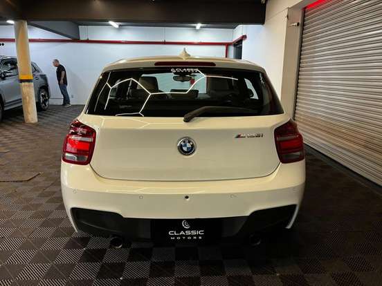 BMW-M 135i-3.0 24V TURBO GASOLINA 4P AUTOMÁTICO BMW-M 135i-2013
