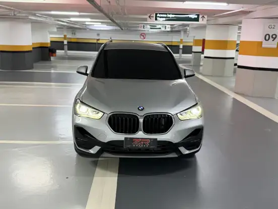 BMW-X1-2.0 16V TURBO ACTIVEFLEX SDRIVE20I 4P AUTOMÁTICO BMW-X1-2020