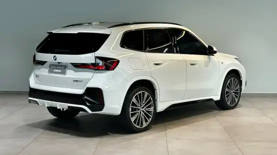 BMW-X1-2024