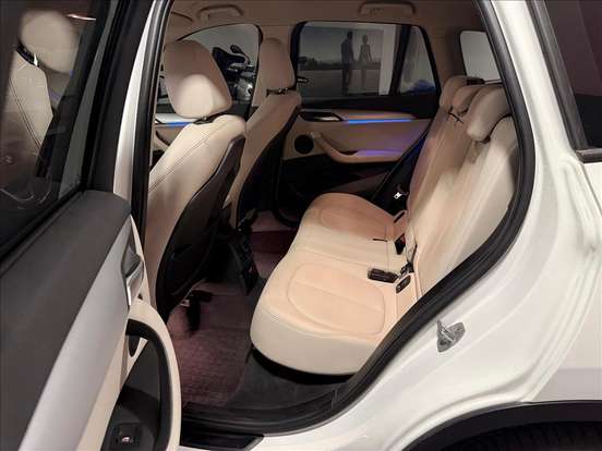 BMW-X1-2021
