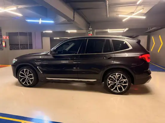 BMW-X3-2022