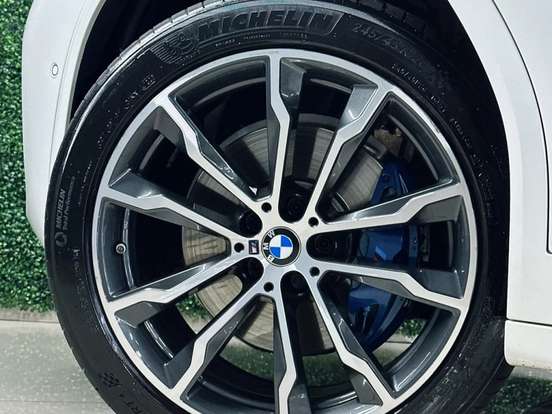 BMW-X4-2021
