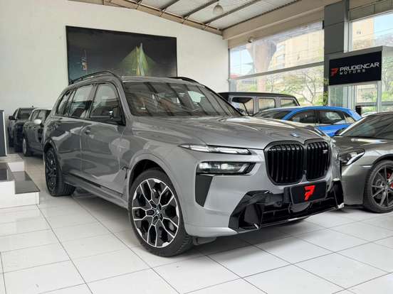 BMW-X7-4.4 V8 GASOLINA M60i STEPTRONIC BMW-X7-2024