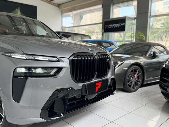 BMW-X7-2024