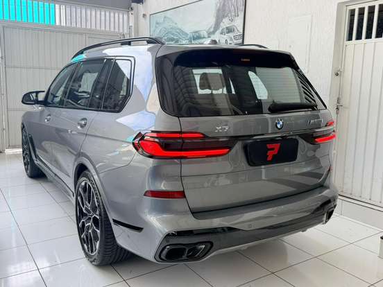 BMW-X7-4.4 V8 GASOLINA M60i STEPTRONIC BMW-X7-2024