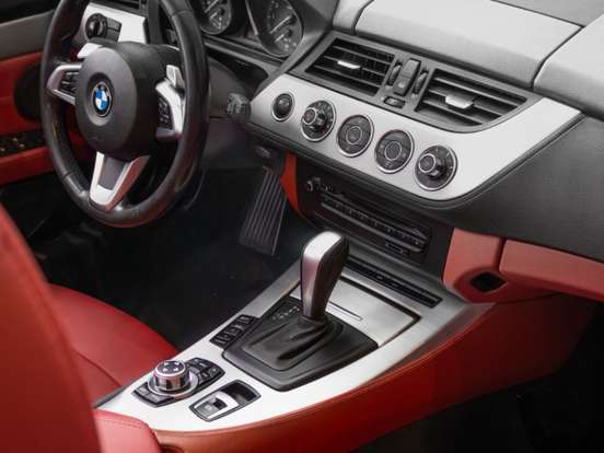 BMW-Z4-2.5 ROADSTER 20I I6 24V GASOLINA 2P AUTOMÁTICO BMW-Z4-2011