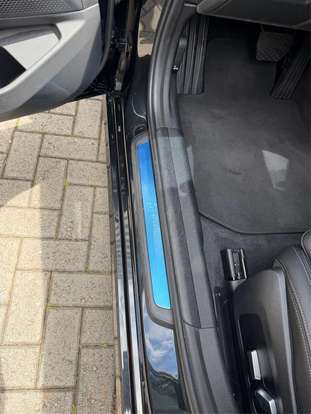 BMW-320i-2022