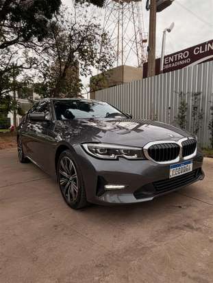 BMW-320i-2022