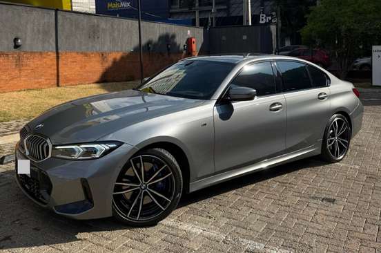 BMW-320i-2023