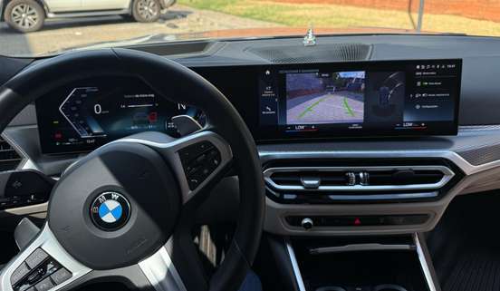 BMW-320i-2023