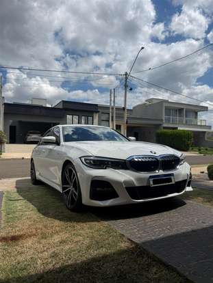 BMW-320i-2022